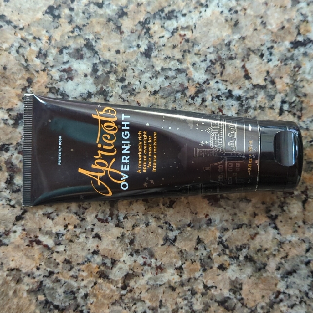 Apricots Overnight Face Mask